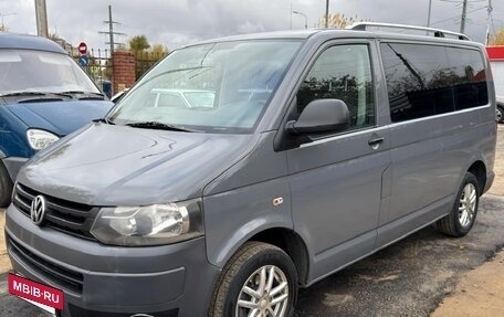 Volkswagen Caravelle T5, 2012 год, 1 950 000 рублей, 3 фотография