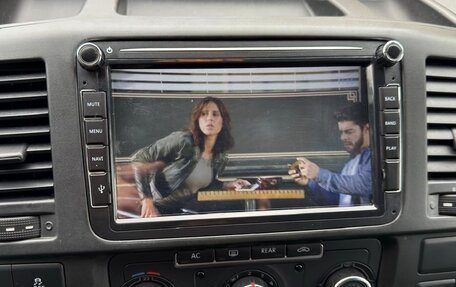 Volkswagen Caravelle T5, 2012 год, 1 950 000 рублей, 10 фотография