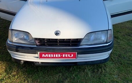 Opel Omega A, 1992 год, 95 000 рублей, 1 фотография