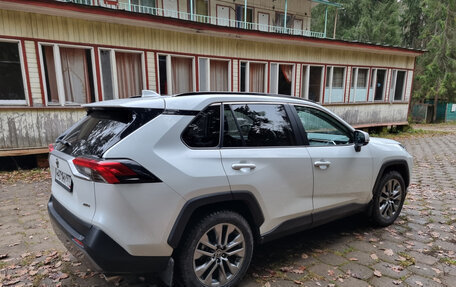 Toyota RAV4, 2022 год, 4 200 000 рублей, 4 фотография