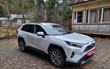Toyota RAV4, 2022 год, 4 200 000 рублей, 3 фотография