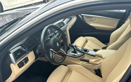 BMW 3 серия, 2017 год, 1 950 000 рублей, 13 фотография