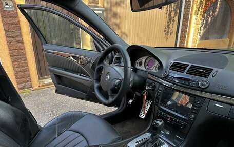 Mercedes-Benz E-Класс AMG, 2003 год, 1 800 000 рублей, 19 фотография