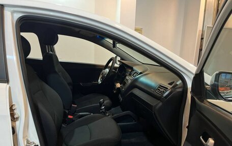 KIA Rio III рестайлинг, 2016 год, 1 015 000 рублей, 30 фотография