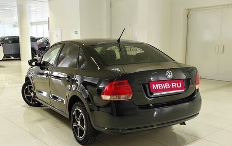 Volkswagen Polo VI (EU Market), 2013 год, 649 000 рублей, 2 фотография