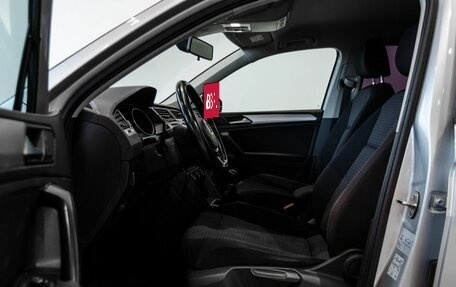 Volkswagen Tiguan II, 2019 год, 2 200 000 рублей, 11 фотография