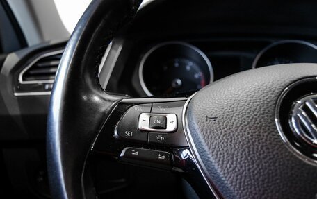 Volkswagen Tiguan II, 2019 год, 2 200 000 рублей, 16 фотография