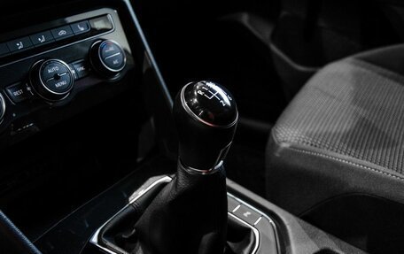 Volkswagen Tiguan II, 2019 год, 2 200 000 рублей, 20 фотография