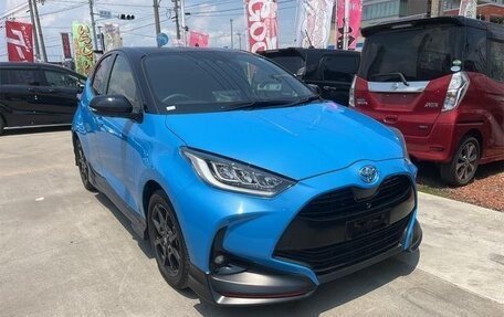 Toyota Yaris, 2022 год, 880 001 рублей, 4 фотография