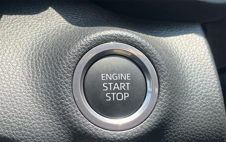 Toyota Yaris, 2022 год, 880 001 рублей, 23 фотография