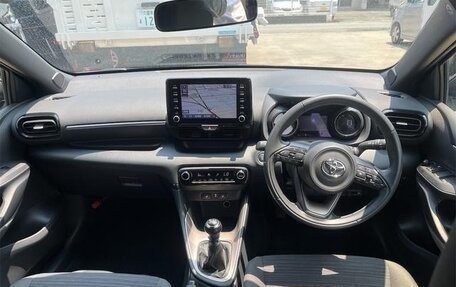 Toyota Yaris, 2022 год, 880 001 рублей, 15 фотография