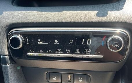 Toyota Yaris, 2022 год, 880 001 рублей, 18 фотография