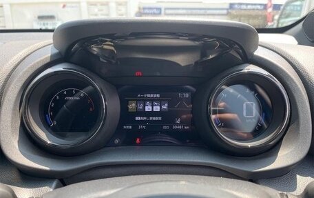 Toyota Yaris, 2022 год, 880 001 рублей, 24 фотография