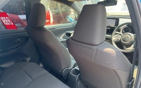 Toyota Yaris, 2022 год, 880 001 рублей, 26 фотография