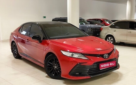 Toyota Camry, 2021 год, 3 299 000 рублей, 1 фотография