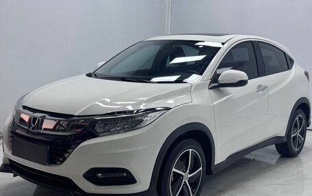 Honda Vezel, 2021 год, 1 836 000 рублей, 1 фотография
