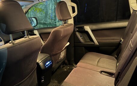 Toyota Land Cruiser Prado 150 рестайлинг 2, 2020 год, 4 850 000 рублей, 10 фотография