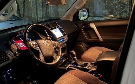 Toyota Land Cruiser Prado 150 рестайлинг 2, 2020 год, 4 850 000 рублей, 7 фотография
