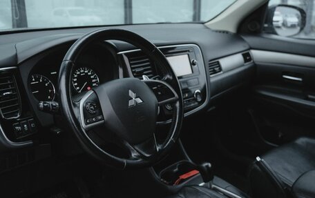 Mitsubishi Outlander III рестайлинг 3, 2014 год, 1 619 000 рублей, 9 фотография