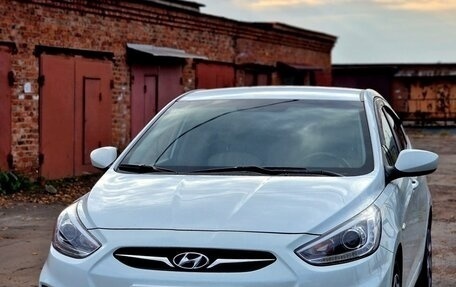 Hyundai Solaris II рестайлинг, 2014 год, 850 000 рублей, 3 фотография