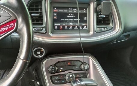 Dodge Challenger III рестайлинг 2, 2019 год, 4 700 000 рублей, 19 фотография