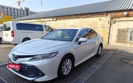 Toyota Camry, 2018 год, 2 080 000 рублей, 4 фотография