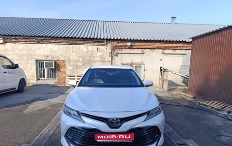 Toyota Camry, 2018 год, 2 080 000 рублей, 1 фотография
