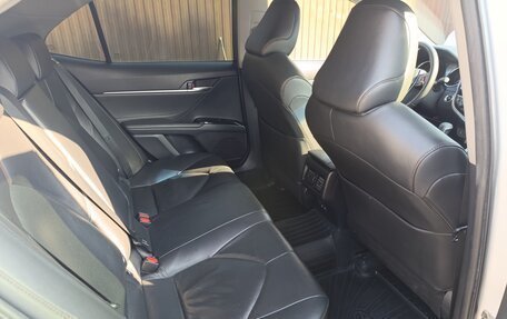 Toyota Camry, 2018 год, 2 080 000 рублей, 8 фотография