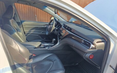 Toyota Camry, 2018 год, 2 080 000 рублей, 9 фотография