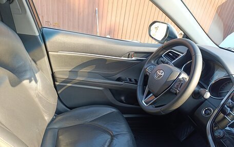 Toyota Camry, 2018 год, 2 080 000 рублей, 11 фотография
