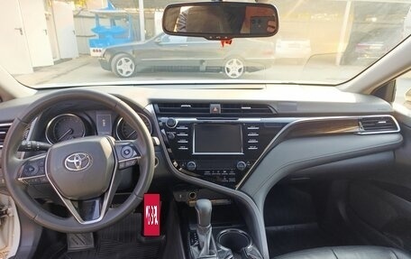 Toyota Camry, 2018 год, 2 080 000 рублей, 6 фотография