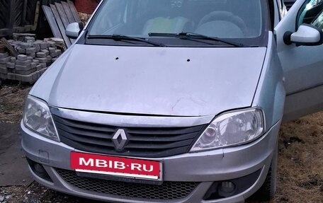 Renault Logan I, 2013 год, 320 000 рублей, 2 фотография