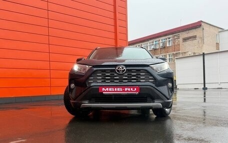 Toyota RAV4, 2019 год, 2 950 000 рублей, 5 фотография