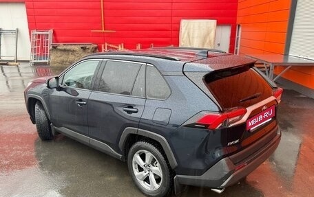 Toyota RAV4, 2019 год, 2 950 000 рублей, 4 фотография