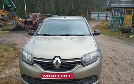 Renault Logan II, 2017 год, 450 000 рублей, 1 фотография