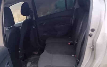 Renault Logan II, 2017 год, 450 000 рублей, 16 фотография