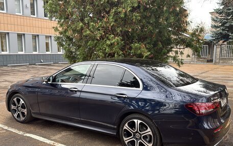 Mercedes-Benz E-Класс, 2021 год, 3 800 000 рублей, 3 фотография
