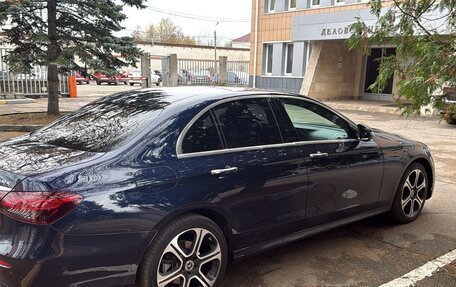 Mercedes-Benz E-Класс, 2021 год, 3 800 000 рублей, 5 фотография