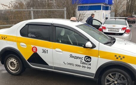 Renault Logan II, 2019 год, 950 000 рублей, 2 фотография