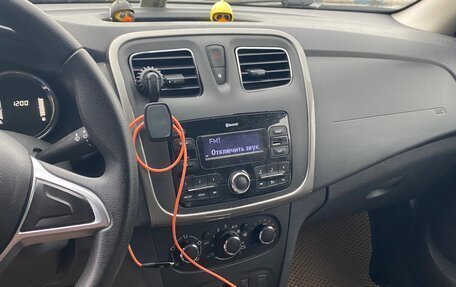 Renault Logan II, 2019 год, 950 000 рублей, 5 фотография