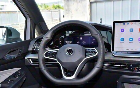 Volkswagen Golf VIII, 2025 год, 3 450 000 рублей, 14 фотография