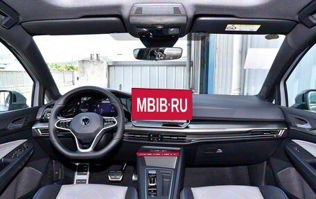 Volkswagen Golf VIII, 2025 год, 3 450 000 рублей, 12 фотография