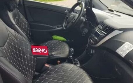 Hyundai Solaris II рестайлинг, 2015 год, 650 000 рублей, 2 фотография