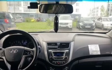 Hyundai Solaris II рестайлинг, 2015 год, 650 000 рублей, 5 фотография