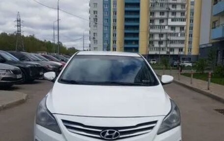 Hyundai Solaris II рестайлинг, 2015 год, 650 000 рублей, 3 фотография