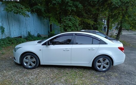 Chevrolet Cruze II, 2010 год, 640 000 рублей, 4 фотография