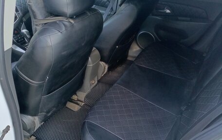 Chevrolet Cruze II, 2010 год, 640 000 рублей, 7 фотография