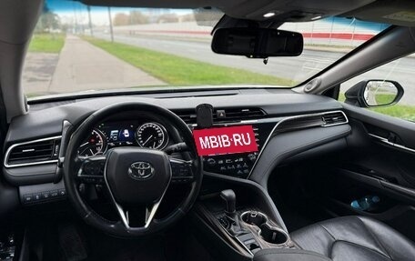 Toyota Camry, 2019 год, 2 990 000 рублей, 8 фотография