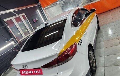 Hyundai Elantra VI рестайлинг, 2018 год, 850 000 рублей, 6 фотография