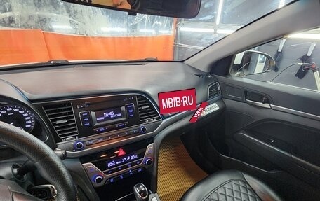 Hyundai Elantra VI рестайлинг, 2018 год, 850 000 рублей, 18 фотография